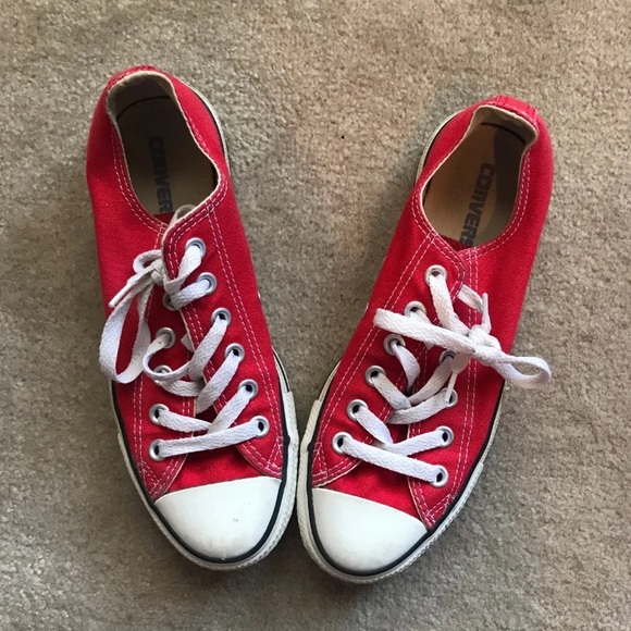 !SOLD! Red converse - Picture 2 of 2